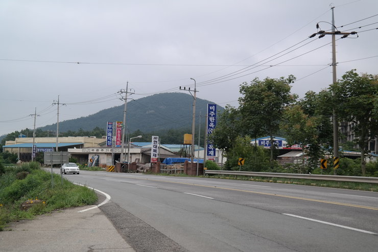 사마동 마을 주변 상가와 도로