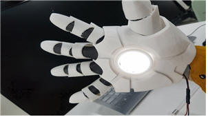 3D 프린팅으로 만든 아이언맨 손바닥